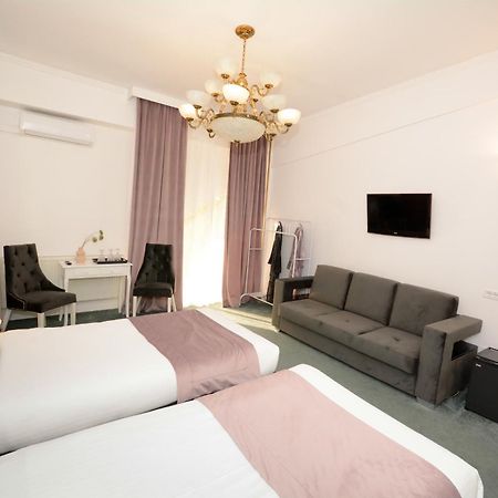 Hotel Andre'S Craiova Ngoại thất bức ảnh