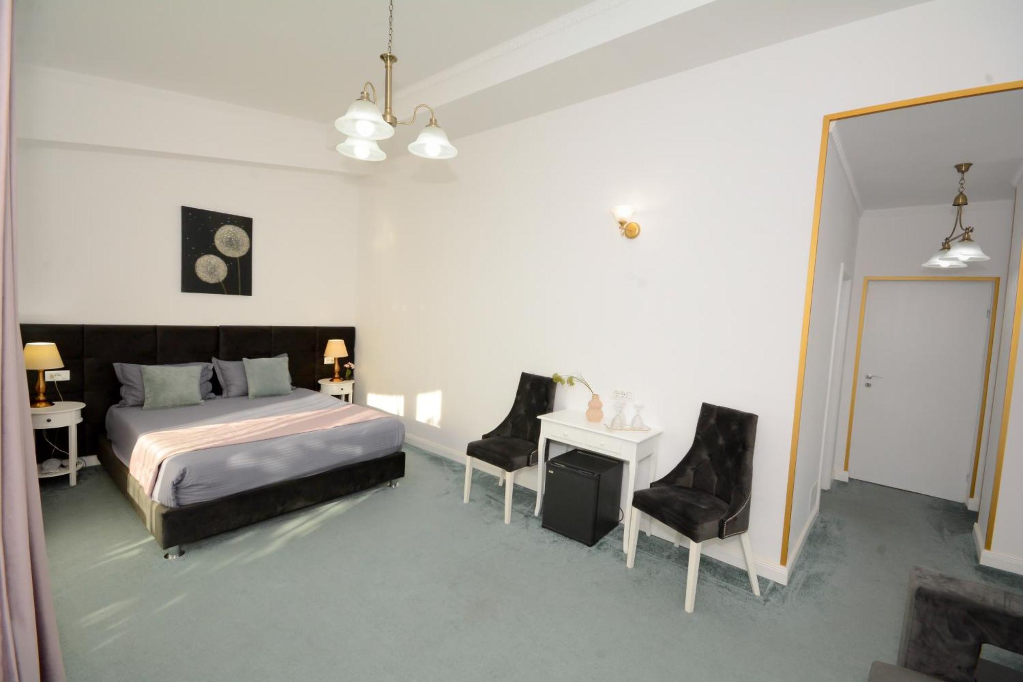 Hotel Andre'S Craiova Ngoại thất bức ảnh