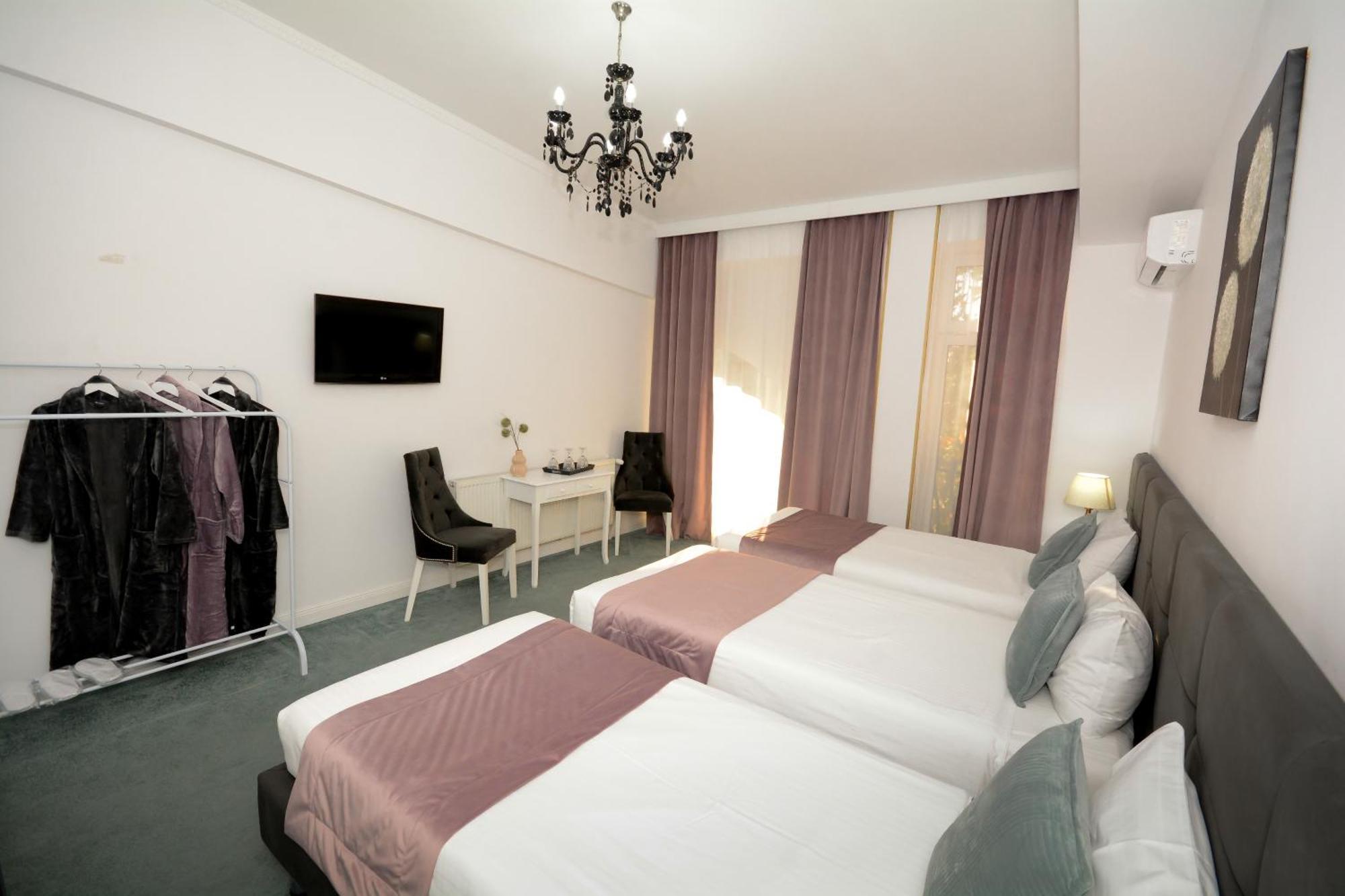 Hotel Andre'S Craiova Ngoại thất bức ảnh