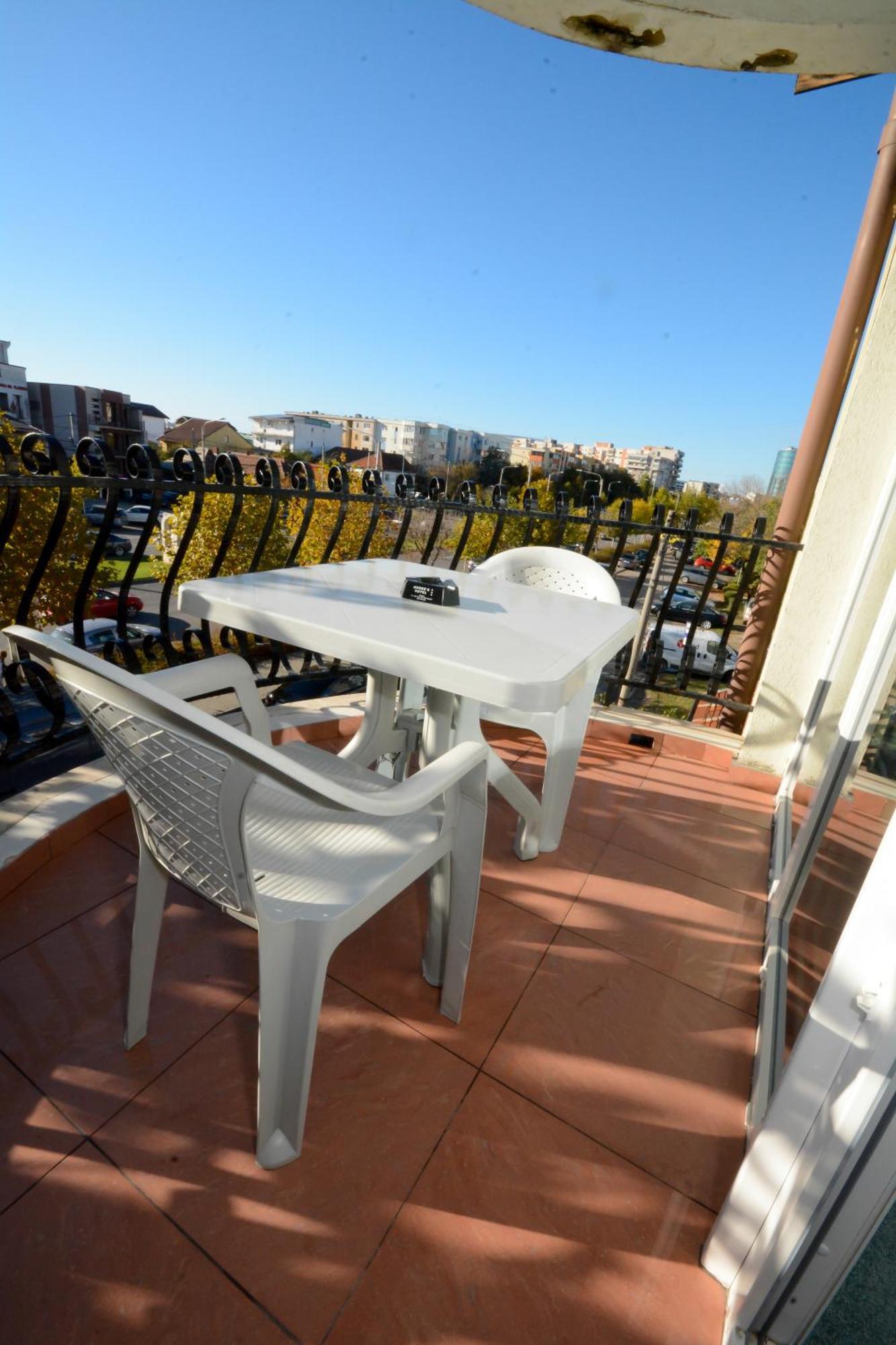 Hotel Andre'S Craiova Ngoại thất bức ảnh