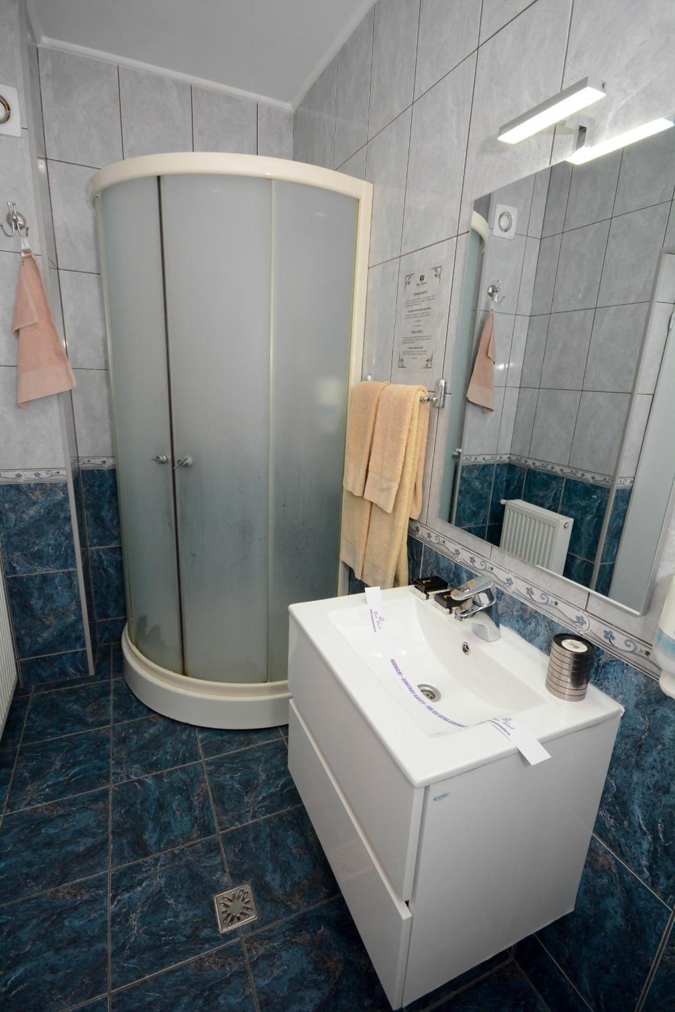Hotel Andre'S Craiova Ngoại thất bức ảnh