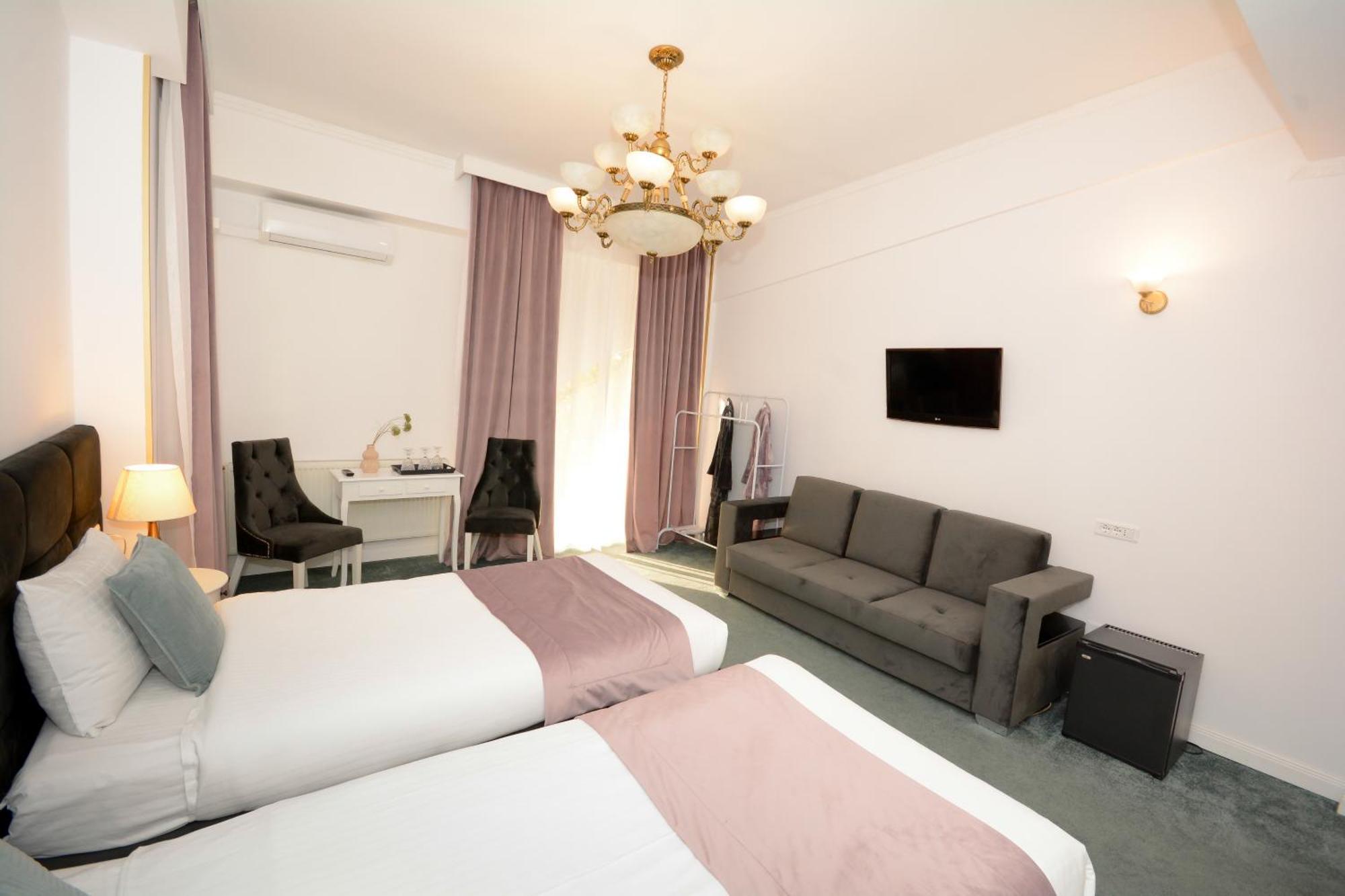 Hotel Andre'S Craiova Ngoại thất bức ảnh