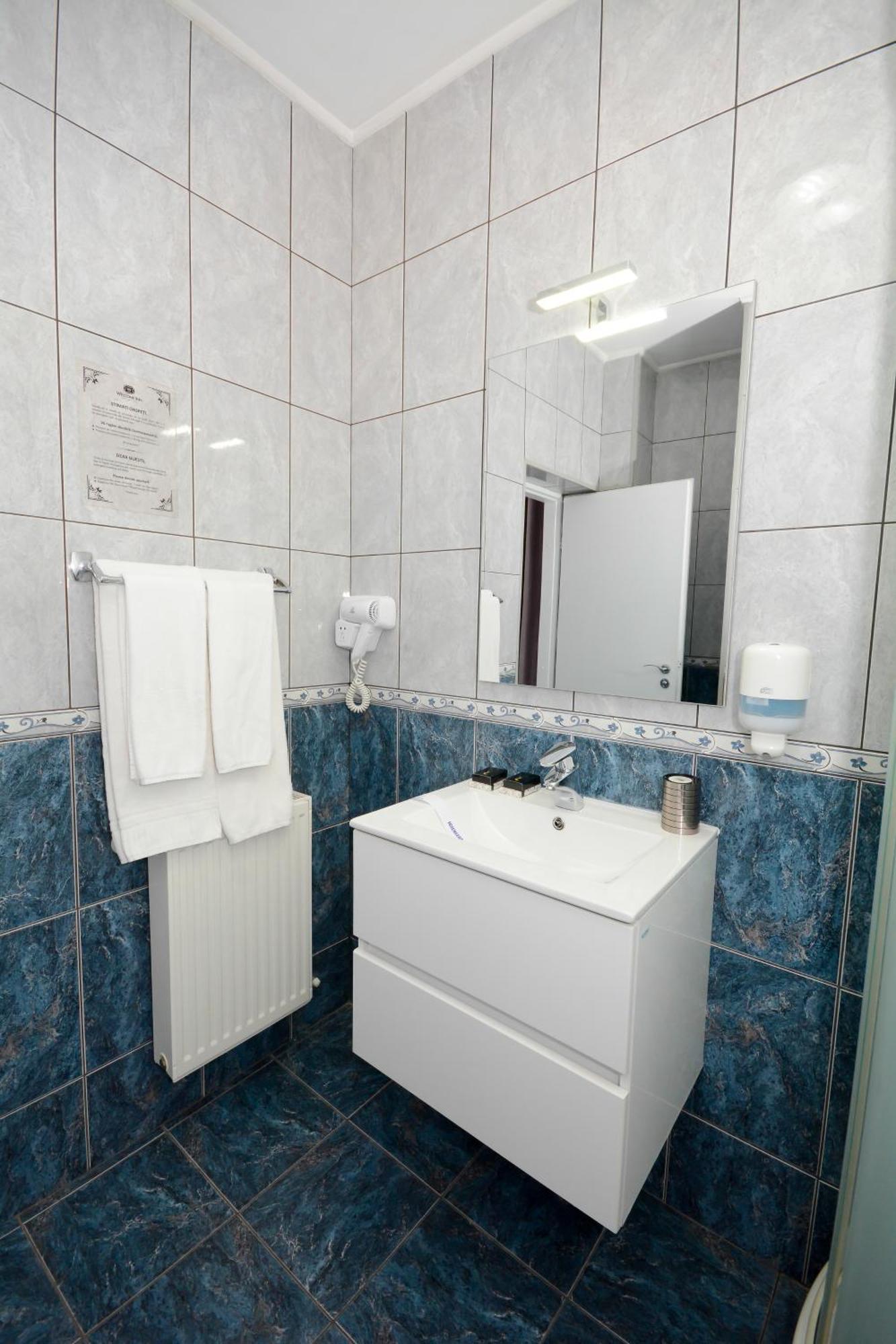 Hotel Andre'S Craiova Ngoại thất bức ảnh