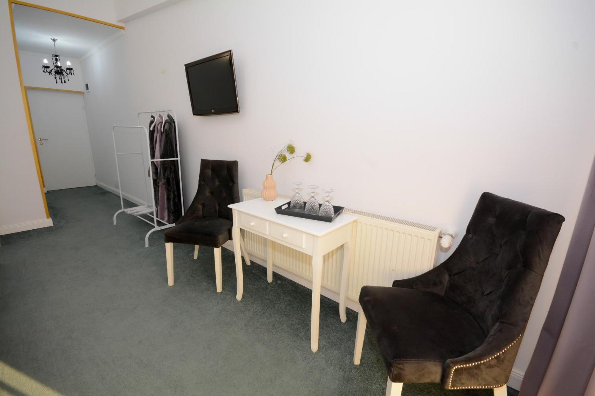 Hotel Andre'S Craiova Ngoại thất bức ảnh