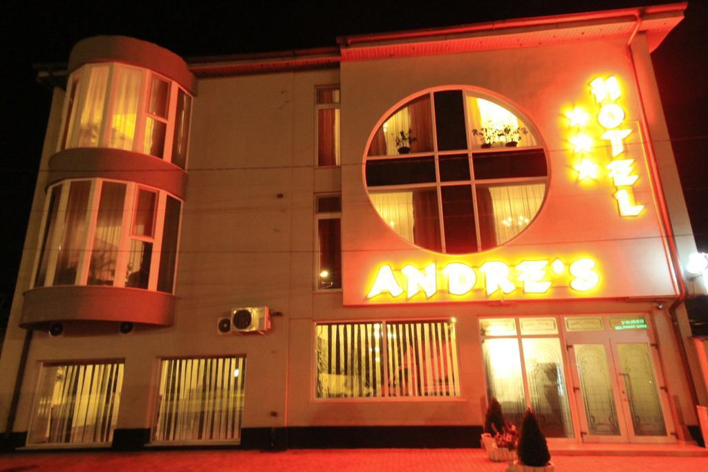 Hotel Andre'S Craiova Ngoại thất bức ảnh
